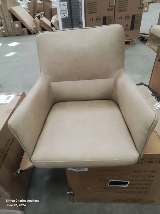 A BOXED PAIR OF FAUX LEATHER UPHOLSTERED DINING ROOM/SIDE CHAIRS IN CREAM