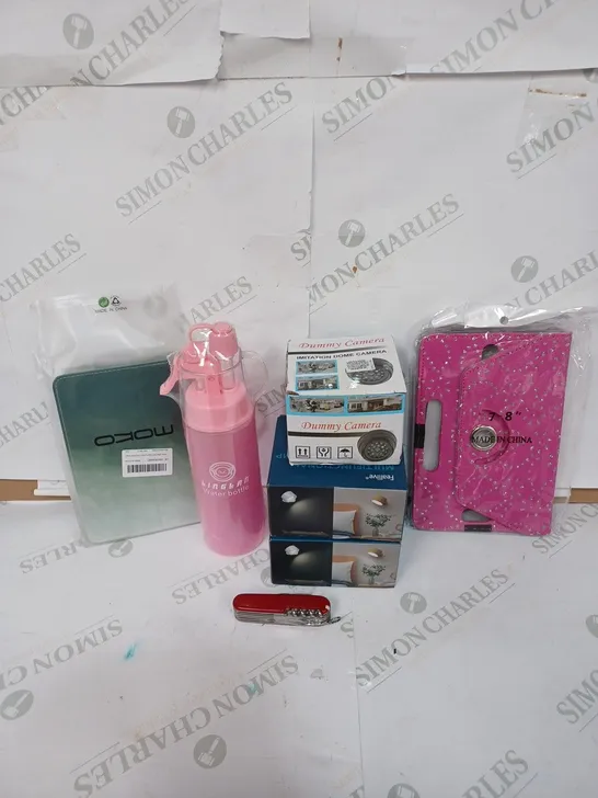 BOX TO CONTAIN APPROXIMATLEY 15 ASSORTED HOUSEHOLD PRODUCTS, INCLUDES DUMMY SECUIRTY CAMERA, LIGHTS, SWISS ARMY KNIFE ETC 