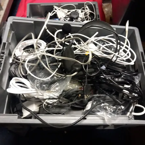 LARGE QUANTITY OF ASSORTED ELECTRICAL LEADS AND CHARGERS