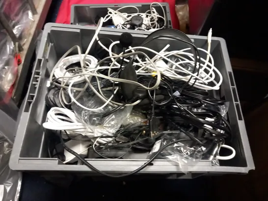 LARGE QUANTITY OF ASSORTED ELECTRICAL LEADS AND CHARGERS