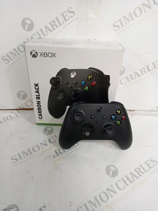 XBOX WIRELESS CONTROLLER IN CARBON BLACK 