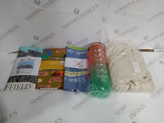 LARGE BOX OF ASSORTED HOUSEHOLD ITEMS TO INCLUDE TEA TOWELS, WATER BOTTLES AND TOWELS