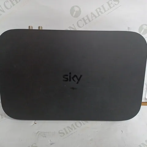 SKY Q BOX ES340D8