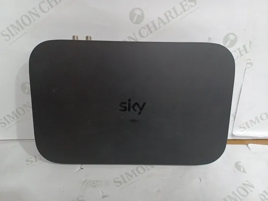 SKY Q BOX ES340D8