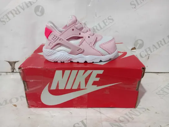 BOXED PAIR OF NIKE HUARACHE RUN TODDLER'S SHOES IN PINK UK SIZE 3.5