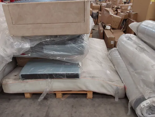 PALLET OF ASSORTED BED PARTS - DIVAN BASE PARTS, HEADBOARDS AND A MATTRESS 