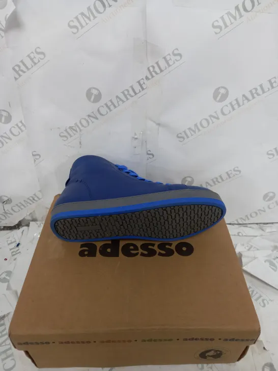 ADESSO YANKEE LEATHER BOOT - BLUE SIZE 5 - BOXED 