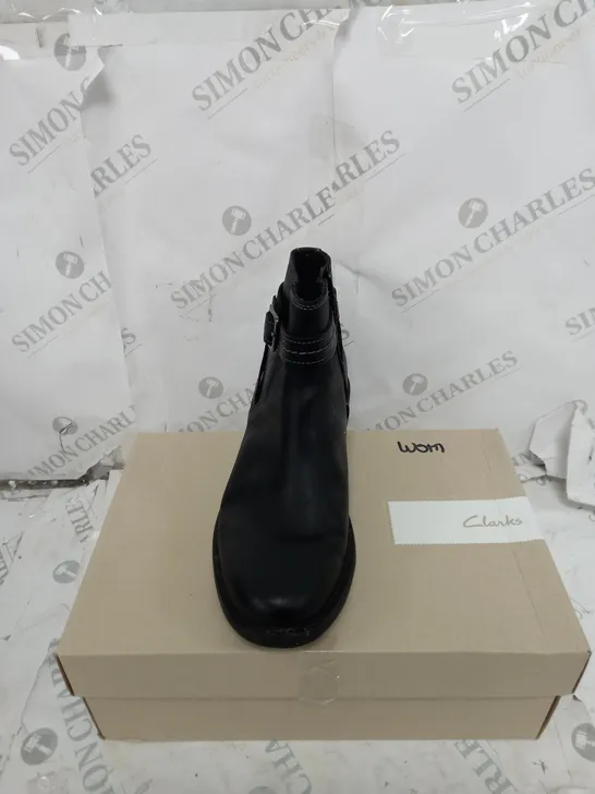 CLANKS MAYE ANKLE BOOT SIZE 7 BLACK LEATHER - BOXED 