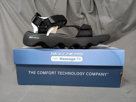 BOXED PAIR OF SKECHERS GO WALK MASSGE FIT SANDALS IN BLACK UK SIZE 12