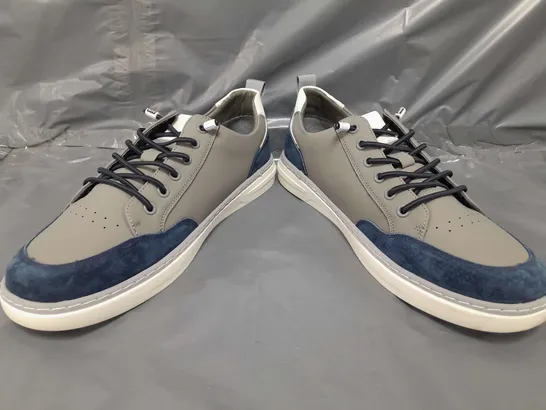 BOXED PAIR OF PAVERS SHOES IN GREY/NAVY SIZE 11