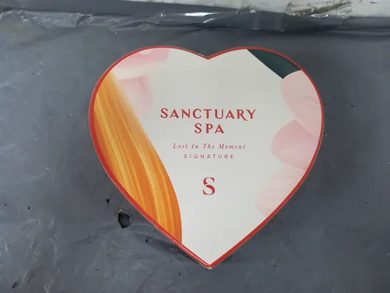 BOXED SANCTUARY SPA LOST IN THE MOMENT SIGNATURE SET 