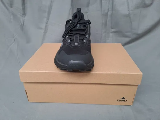 BOXED PAIR OF ADIDAS TERREX TRAILMAKER 2 SHOES IN BLACK UK SIZE 7.5