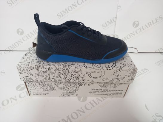 BOXED PAIR OF CLARKS SHOES FOR KIDS IN NAVY/BLUE UK SIZE 11