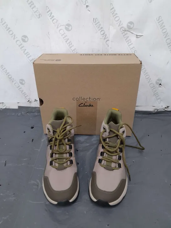 BOXED PAIR OF CLANKS JAUNT LO BOOTS DARK OLIVE COMBINATION UK 6