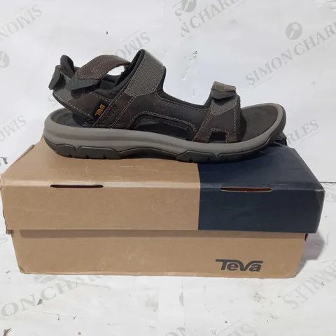 BOXED PAIR OF TEVA SANDALS IN BROWN UK SIZE 8