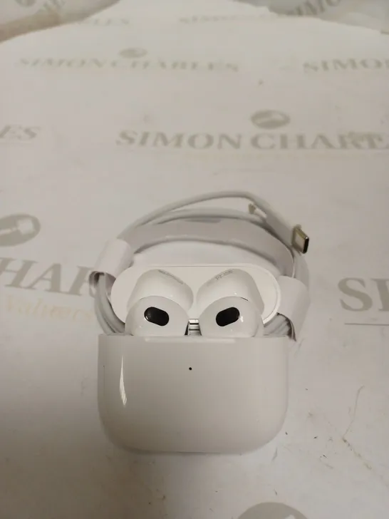 APPLE AIR PODS MAGSAFE CASE