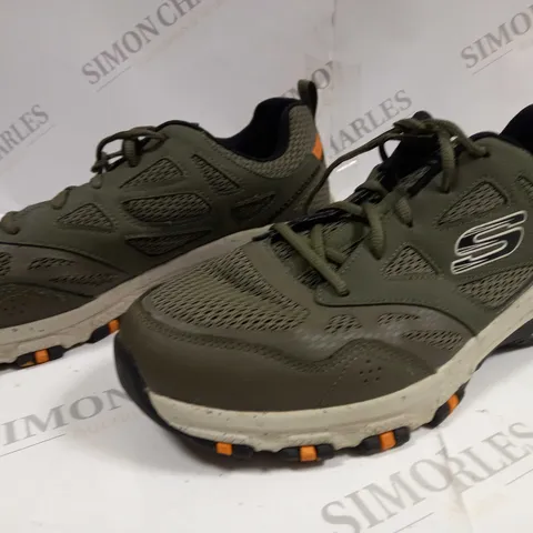 SKECHERS HILLCREST MENS TRAINERS IN OLIVE - 11