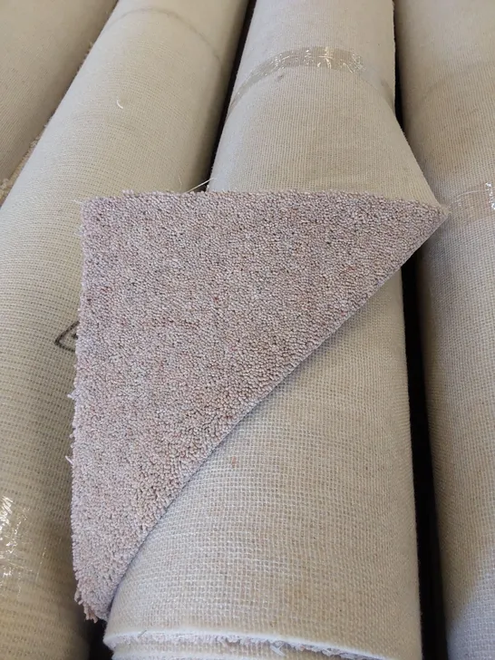 ROLL OF QUALITY DIM HEARHERS CARPET // SIZE APPROX: 4m X 3.34m