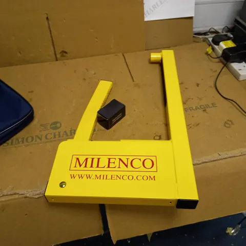 MILENCO STEERING LOCK