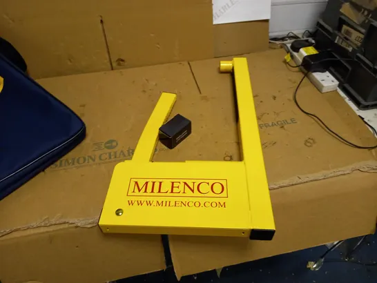 MILENCO STEERING LOCK