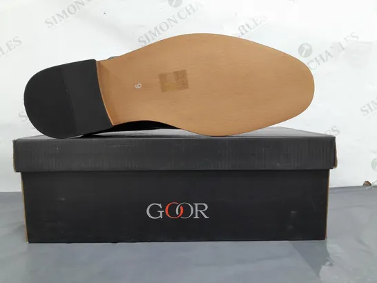 BOXED PAIR OF GOOR LACE UP SHOES IN BLACK SIZE 9