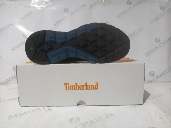 BOXED PAIR OF TIMBERLAND SPRINT TREKKER MID SHOES IN BLACK/BLUE UK SIZE 9