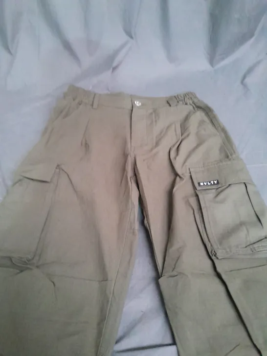 NVLTY CARGO PANTS IN KHAKI - XS