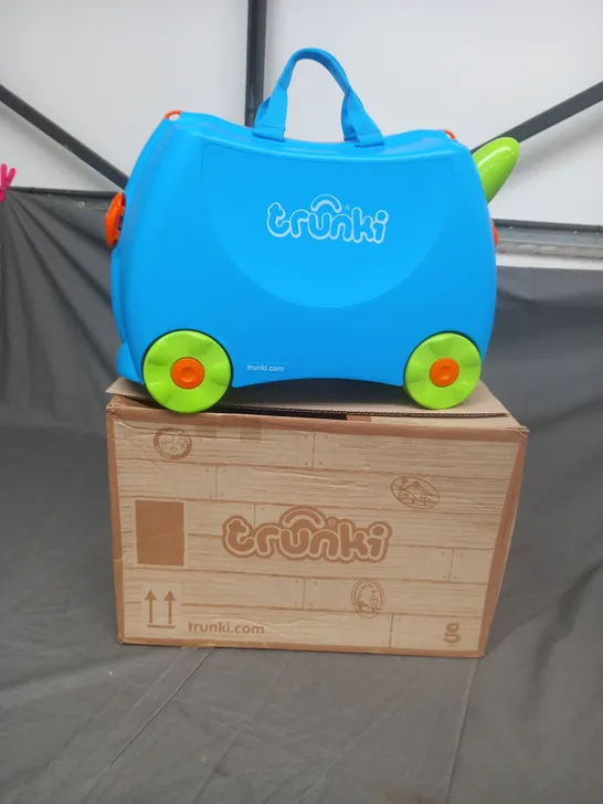 BOXED TRUNKI KIDS RIDE ON SUITCASE 