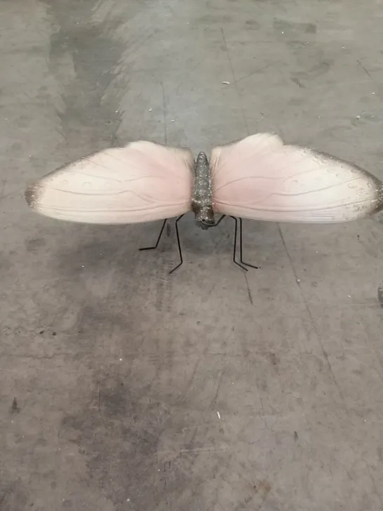 BOXED LARGE BUTTERFLY DECORATION - PINK