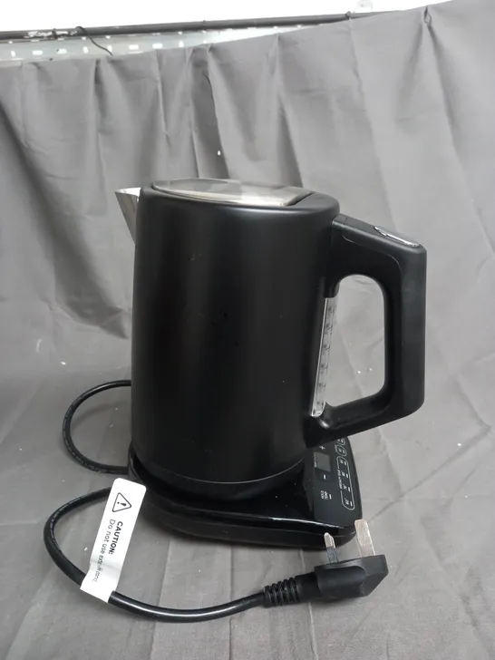 BOXED NINJA PERFECT TEMPERATURE KETTLE KT200UK