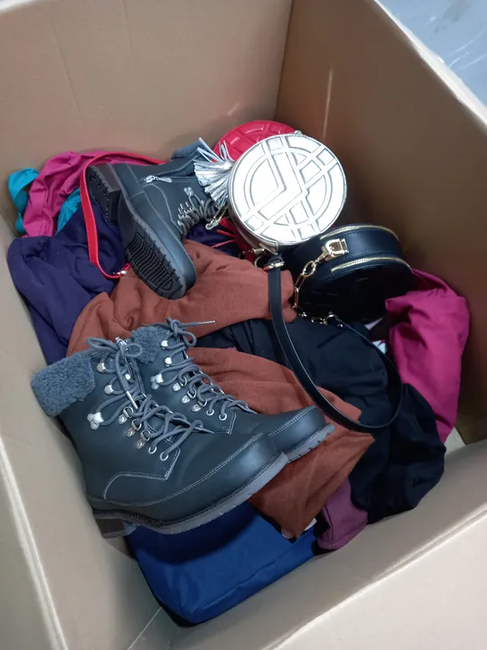 BOX OF ASSORTED CLOTHING ITEMS TO INCLUDE SHOES, HANDBAGS, CLOTHES ETC