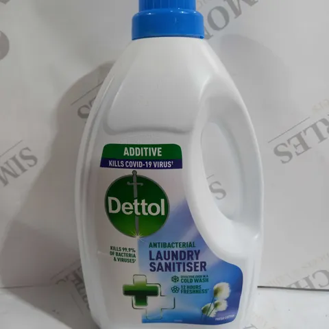BOX OF 4 DETTOLLAUNDRY SANITISER 1L