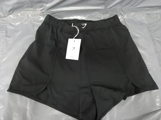 GYMSHARK SCALLOP HEM SHAPED SHORTS IN BLACK - SMALL