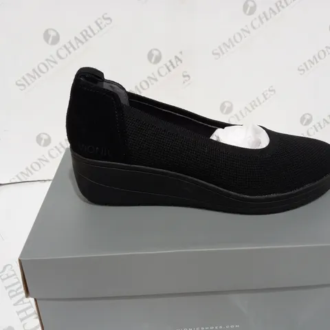 BOXED VIONIC JACEY SLIP-ON SHOES IN BLACK SIZE 7