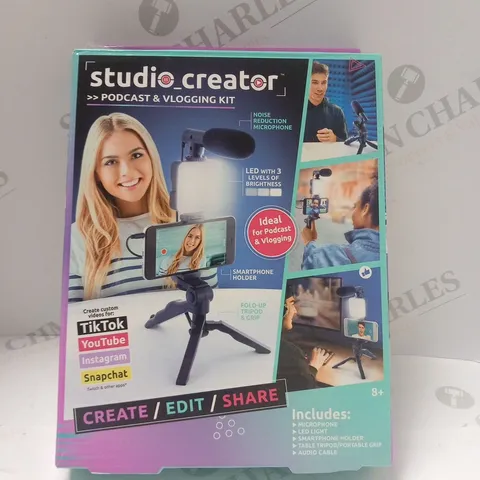 BOXED STUDIO CREATOR PODCAST AND VLOGGING KIT