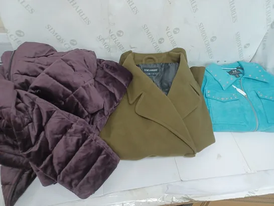 BOX OF 10 ASSORTED CLOTHING ITEMS TO INCLUDE BLUE JACKET, DARK BLUE PAUL COSTELLOE HANDBAG ETC