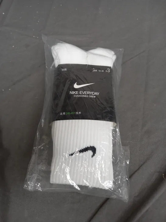 SEALED NIKE EVERYDAY DRI FIT WHITE SOCKS X3 - LARGE