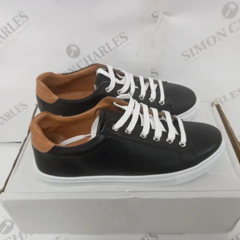 BOXED ECHO LEATHER TRAINER BLACK SIZE 8