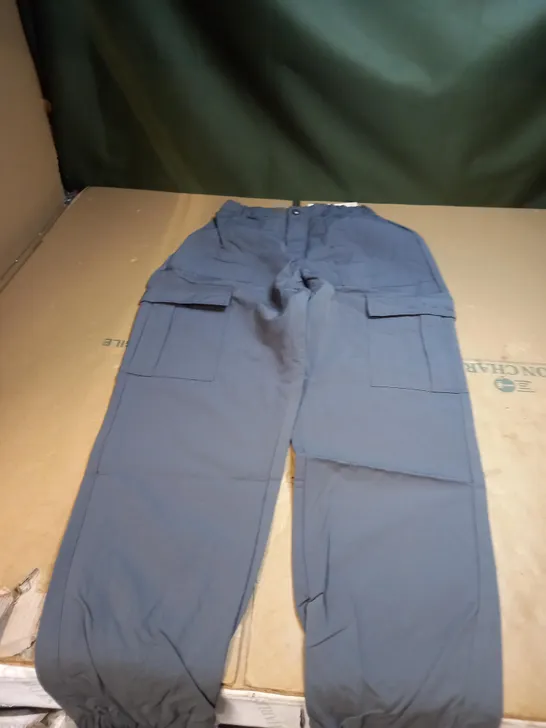 LUXE TO KILL GREY CARGO TROUSERS SIZE 10