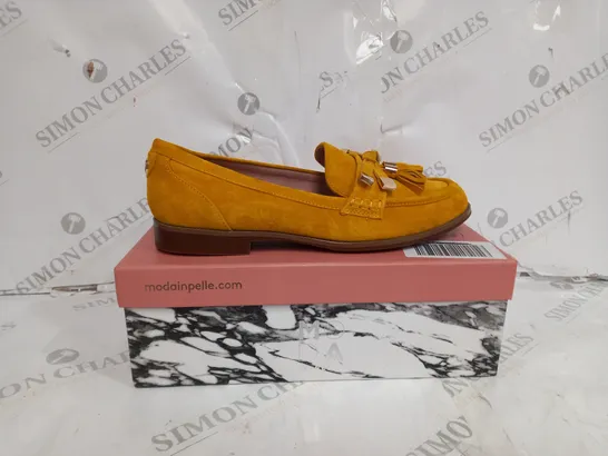 MODA IN PELLE MUSTARD SUEDE WIDE FIT BOW TRIM SMART LOAFER SIZE 40