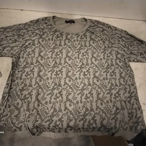 BOX OF APPROXIMATELY 25 FRANK USHER GREY SCALE PRINT ZIP DETAIL OVER SIZE JUMPER - SIZE LARGE/XL