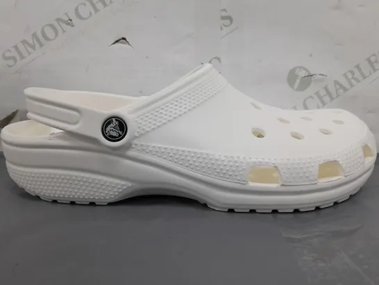 PAIR OF CROCS CLASSICS IN WHITE UK SIZE M9/W10