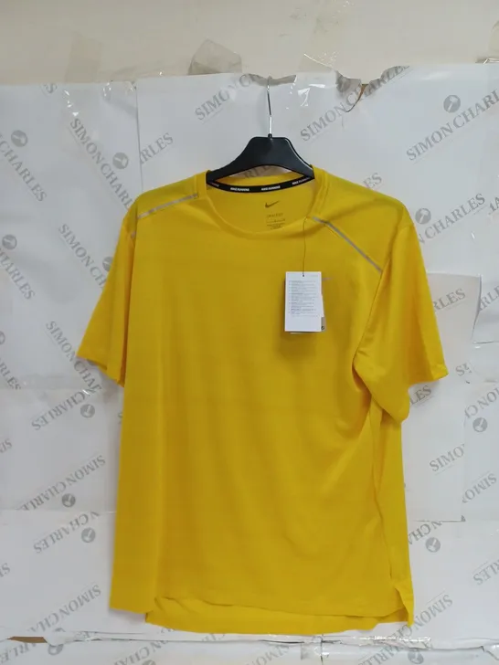 LARGE YELLOW NIKE RUNNING SHIRT 