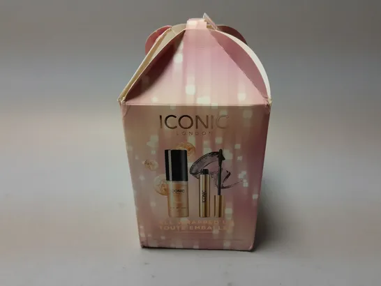 BOXED ICONIC LONDON ALL WRAPPED UP MAKE UP SET  RRP £22