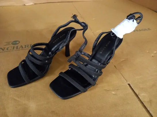 NEW LOOK STRAPPY BLACK SHOES - UK 4