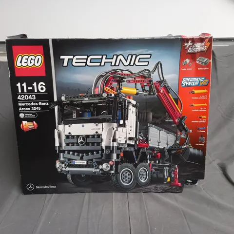 LEGO TECHNIC MERCEDES-BENZ AROCS 3245 - 42043 - AGES 11-16 YEARS