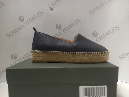 BOXED HOBBS ALICIA ESPADRILLE IN NAVY - SIZE 5