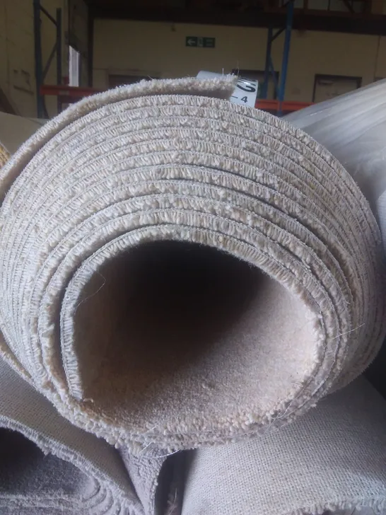 ROLL OF QUALITY COUNTRY MEAD TWIST WHEATON HEATHR CARPET APPROXIMATELY 4X9.55M