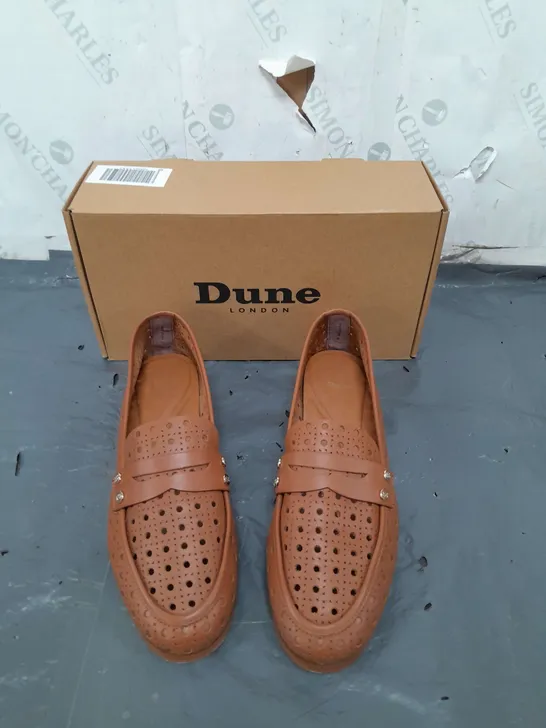 BOXED PAIR OF DUNE LONDON TAN LEATHER LASER CUT LOAFER IN SIZE 7