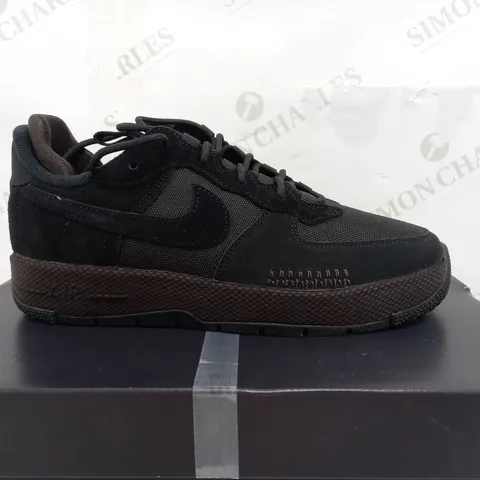 BOXED PAIR OF NIKE AIR FORCE 1 IN BLACK - UK 6